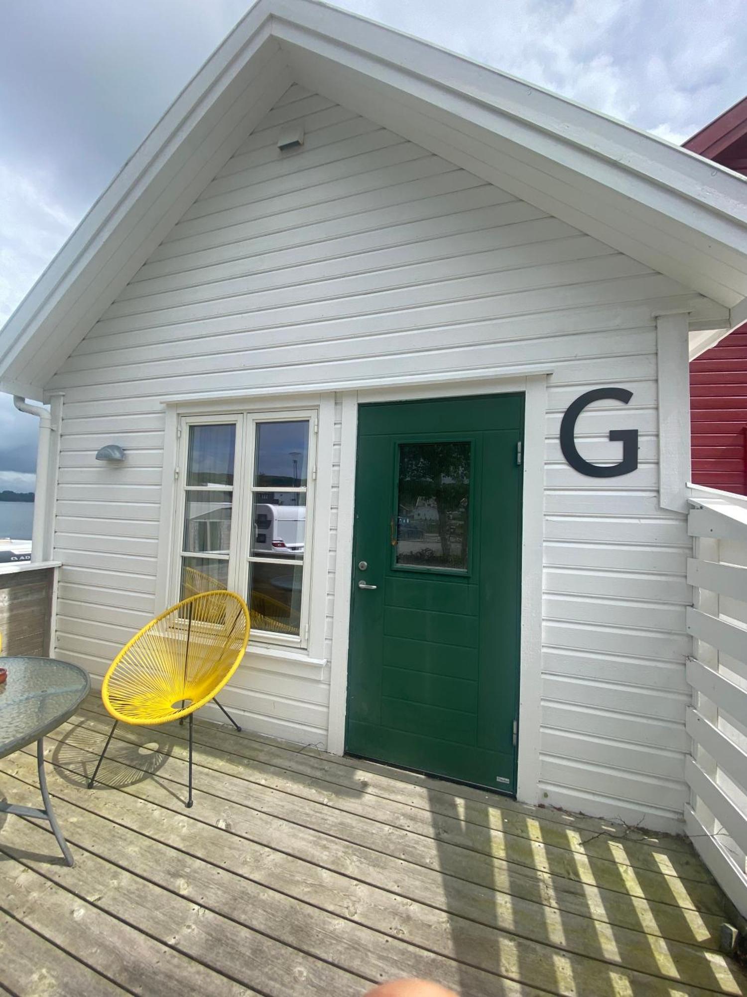 Sjoberg Hotell Og Ferie Leiligheter Østhusvik Exterior foto
