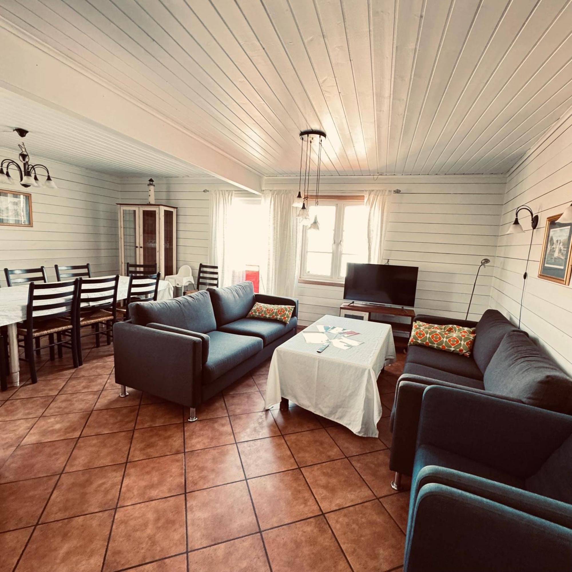 Sjoberg Hotell Og Ferie Leiligheter Østhusvik Exterior foto