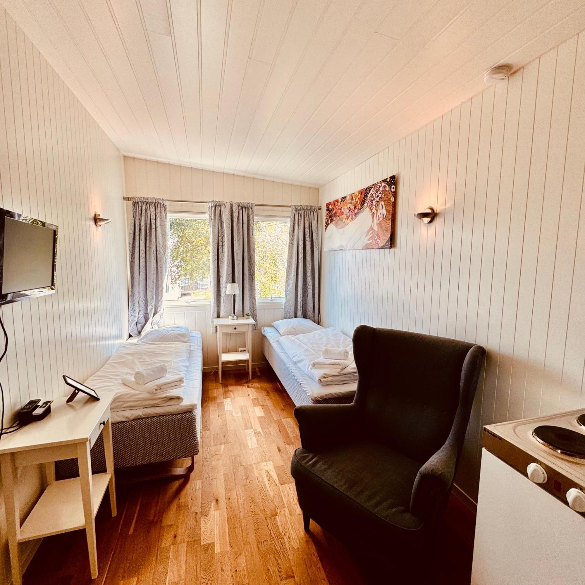 Sjoberg Hotell Og Ferie Leiligheter Østhusvik Exterior foto