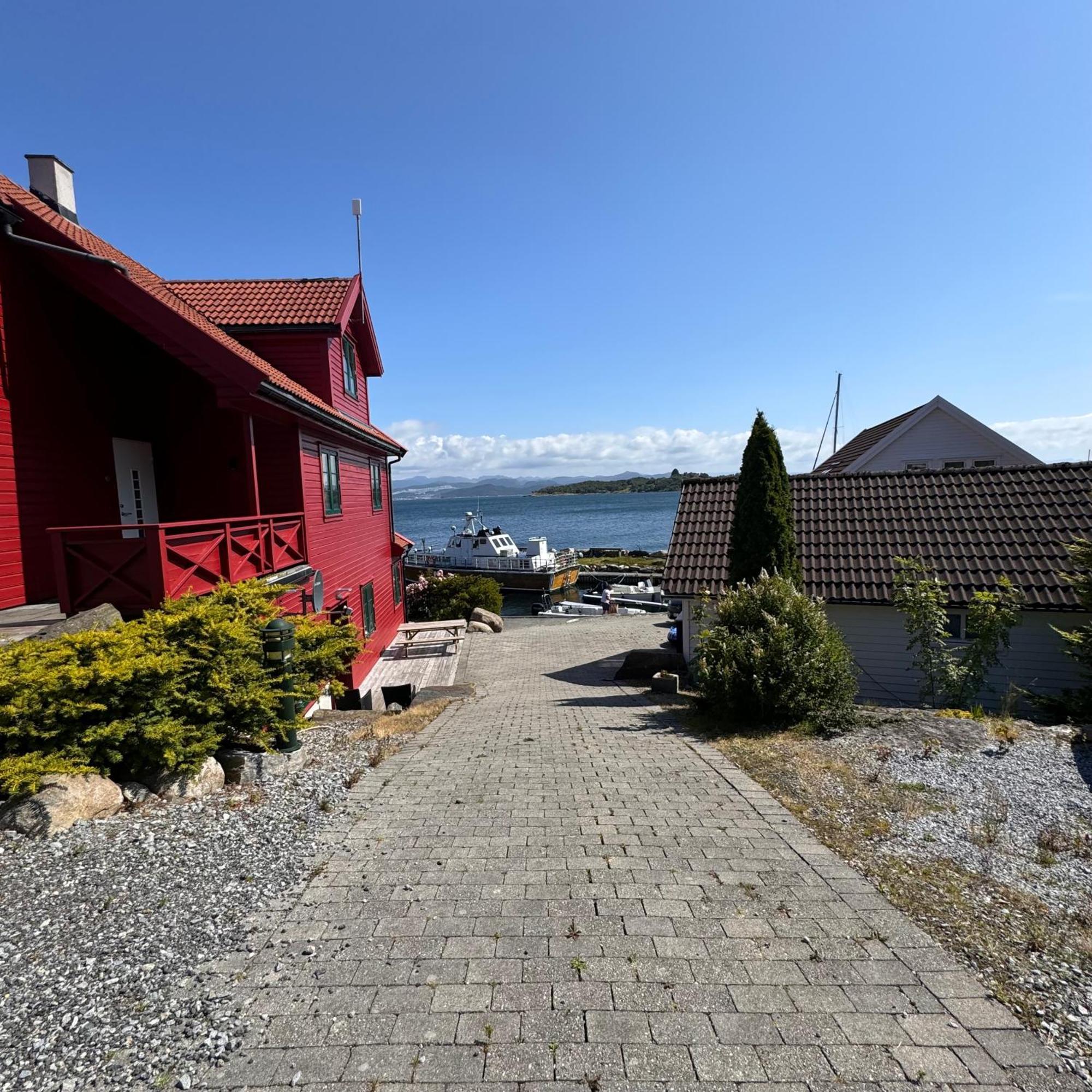 Sjoberg Hotell Og Ferie Leiligheter Østhusvik Exterior foto