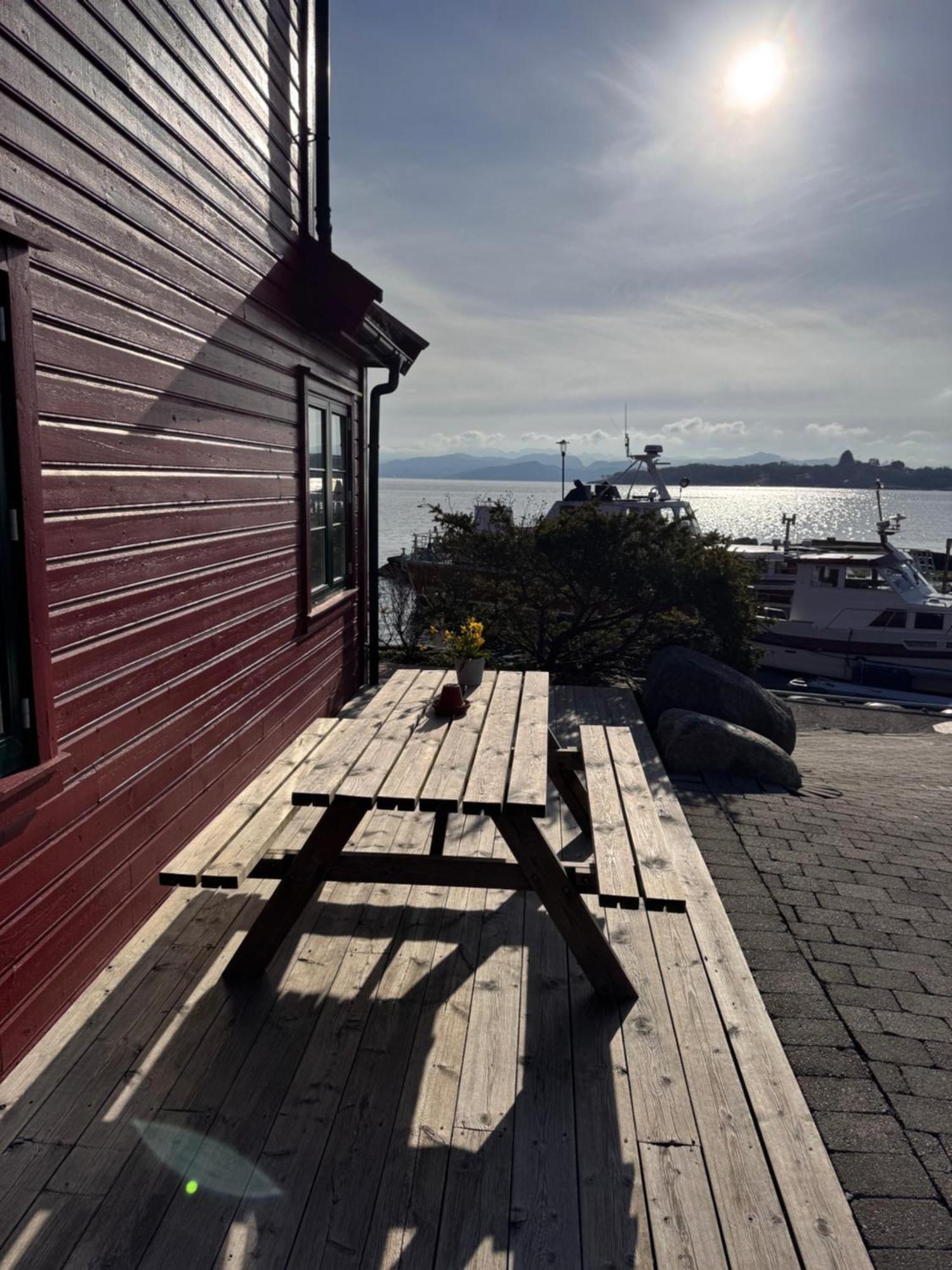 Sjoberg Hotell Og Ferie Leiligheter Østhusvik Exterior foto